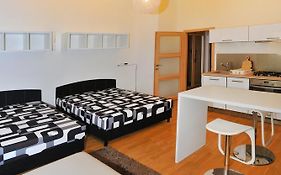 Apartment Near The Old Town Square