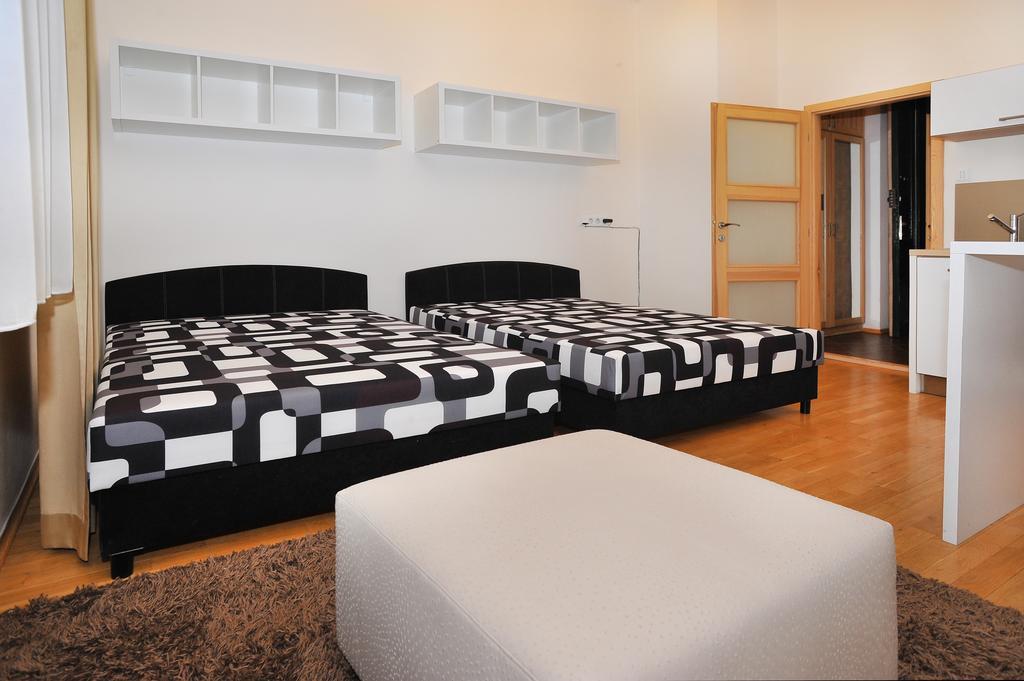Apartment Near The Old Town Square Praag Kamer foto