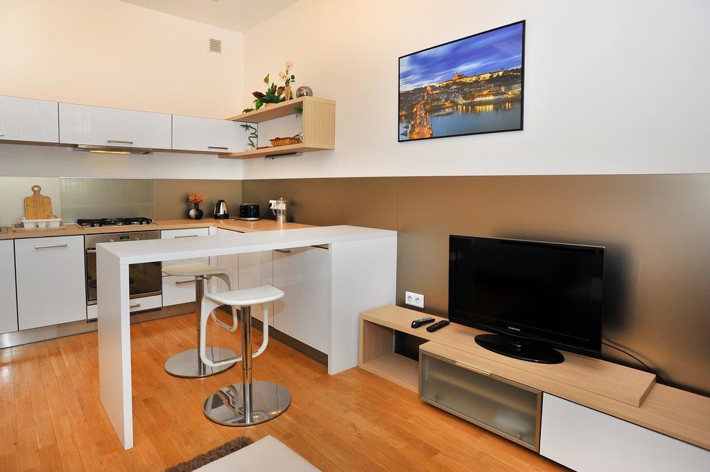 Apartment Near The Old Town Square Praag Kamer foto