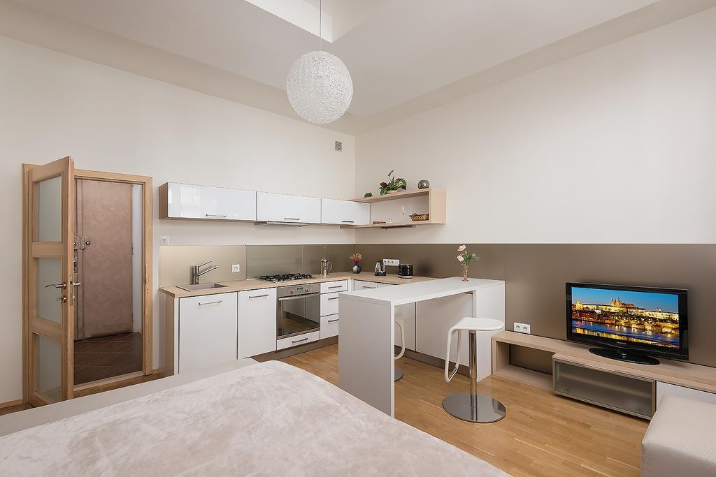 Apartment Near The Old Town Square Praag Kamer foto
